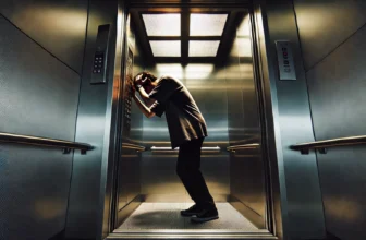a person experiences agoraphobia symptoms.
